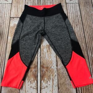 Marika cropped capri workout leggings